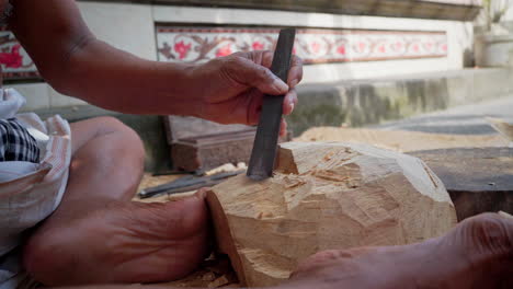 proceso tradicional de fabricación de máscaras en bali