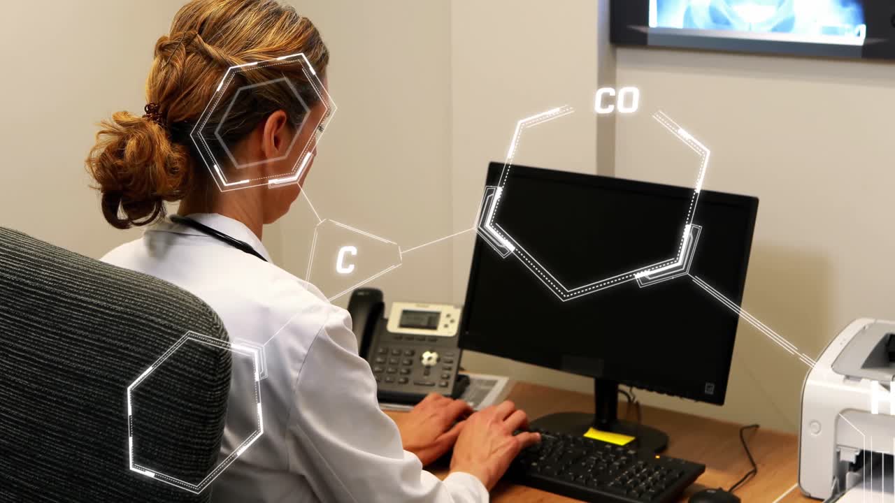 red brillante de conexiones contra mujer caucásica usando cumputer