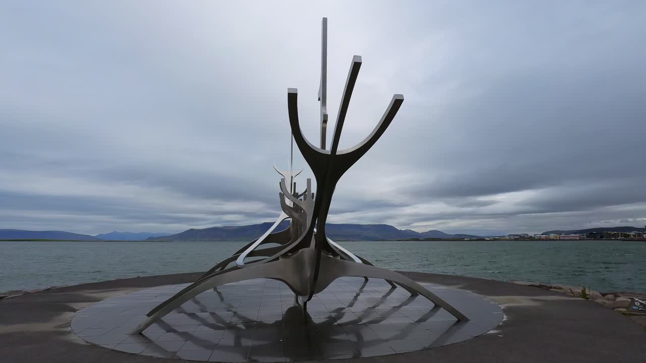 sculpture called Sun Voyager in Reykjav&iacute;k