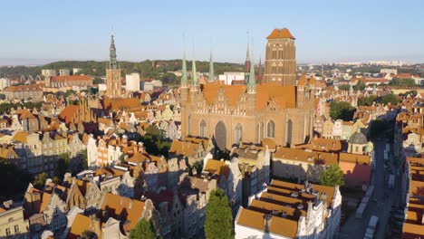 Low-Orbiting-Shot-Above-Old-Town-in-Gdansk