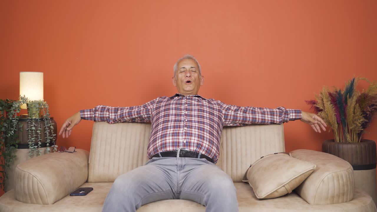 落ち着いた男 幸せで平和な男