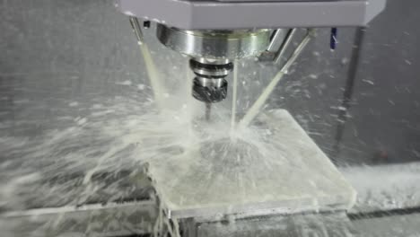 금속 가공 cnc 밀링 기계. 금속 절단 현대 가공 기술.