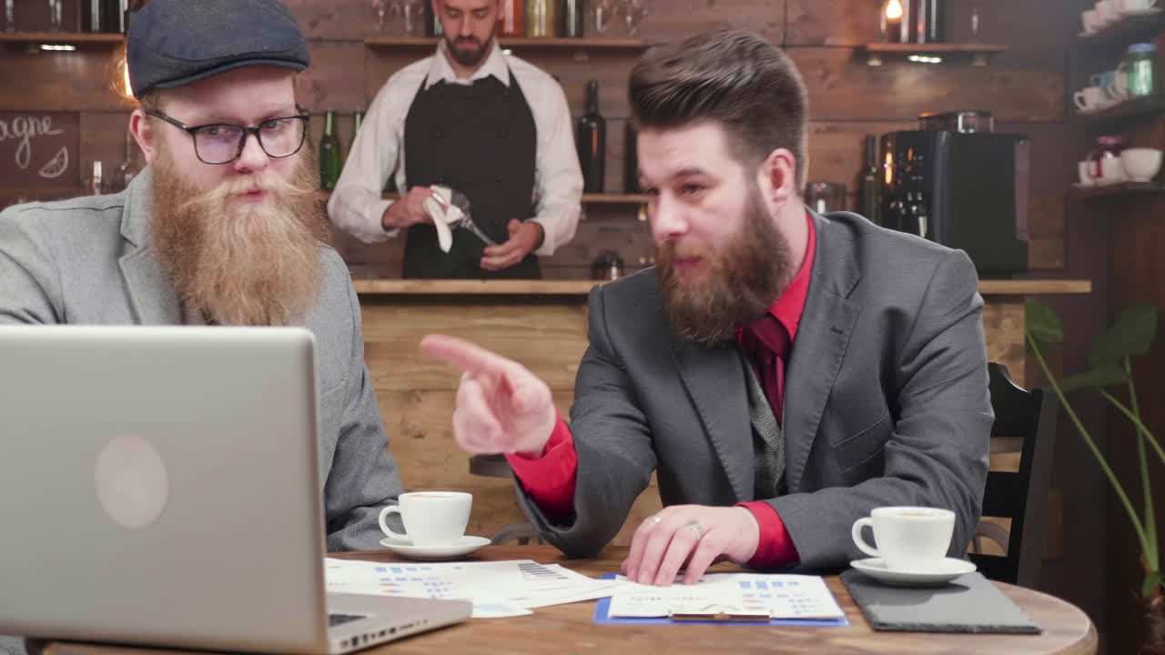 Forretningsmøde på caféen