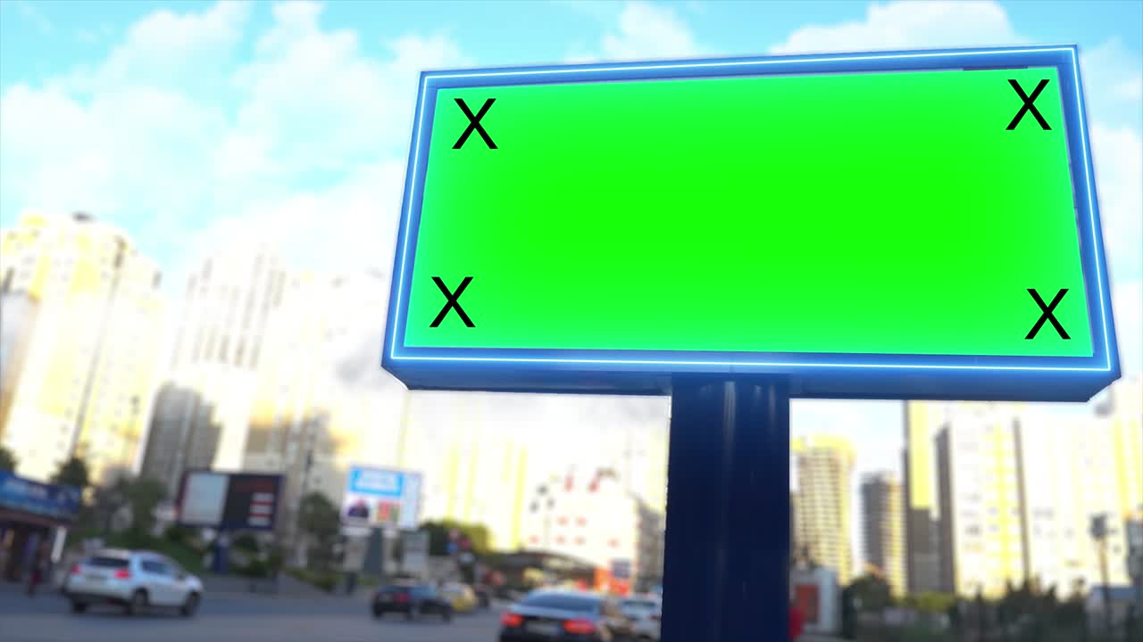 cartel de pantalla verde en la vida urbana, la ciudad. panel de publicidad en blanco, banner para el marketing. clave de croma signo vacío.