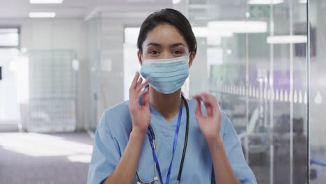 Retrato-De-Una-Doctora-Con-Mascarilla-En-El-Hospital