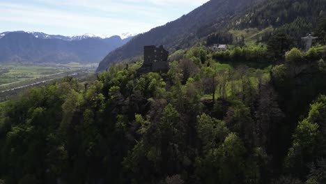 Aerial-viewpoint,-the-picturesque-panorama-surrounding-Bad-Ragaz-in-St