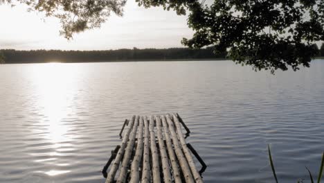 Pradzonka,-Polen---Die-Friedliche-Landschaft-Eines-Ruhigen-Meeres-Während-Des-Sonnenuntergangs---Weitwinkelaufnahme