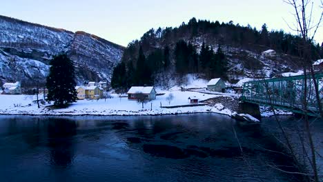 Paseos-En-Bote-Por-Los-Fiordos-Que-Rodean-Bergen,-Noruega