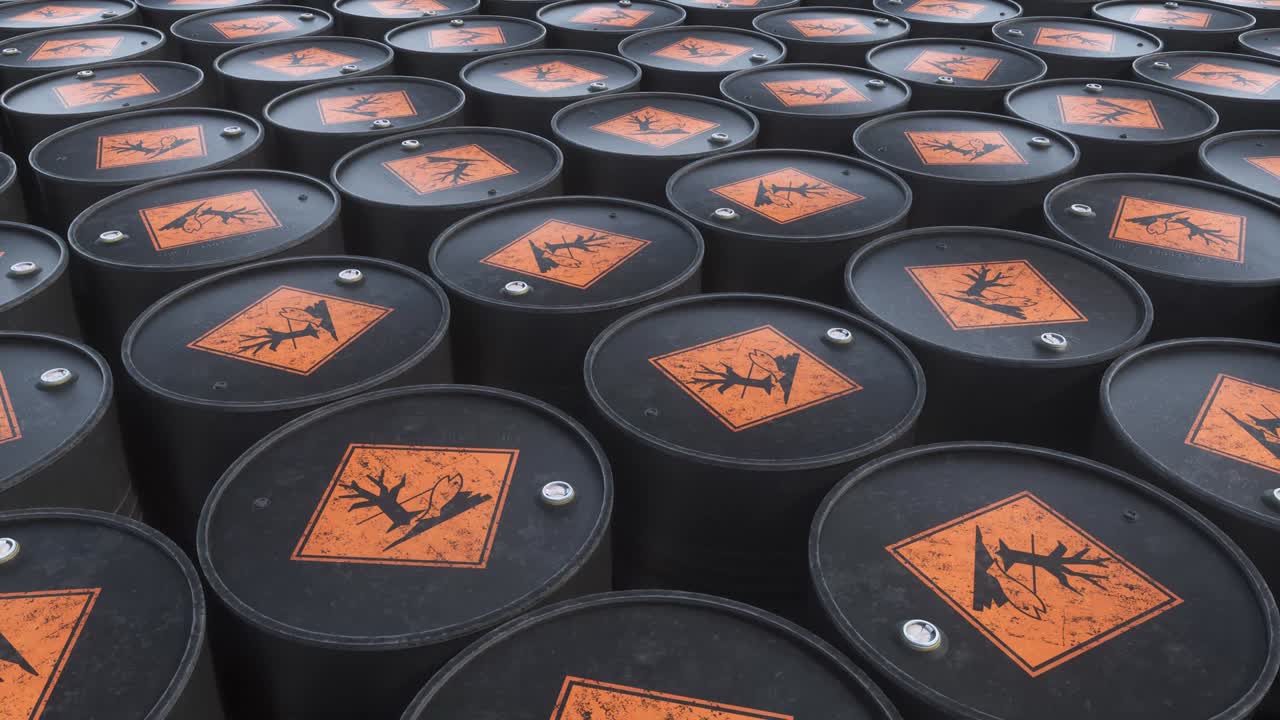 유독한 환경 화학물질을 가진 금속 배럴을 저장합니다.