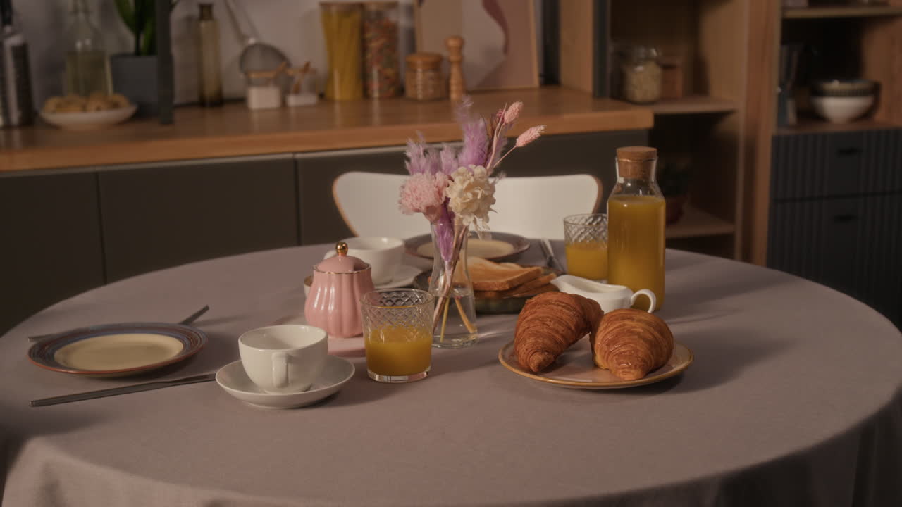 завтрак на столе