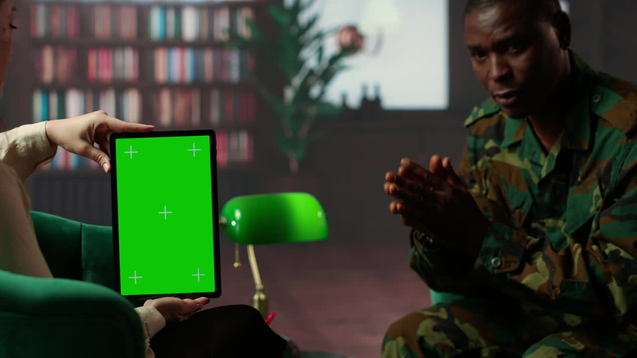 sesión de terapia con un veterano militar