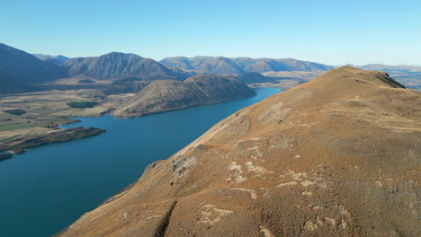 Tracking-Left-Over-Lake-Coleridge-And-Peak-Hill-In-Stunning-Canterbury-Mountains-New-Zealand