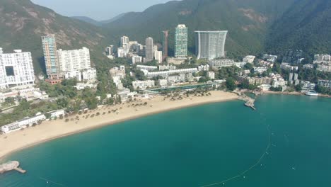 leerer öffentlicher strand in hongkong aufgrund der covid19-sperrrichtlinien, luftaufnahme