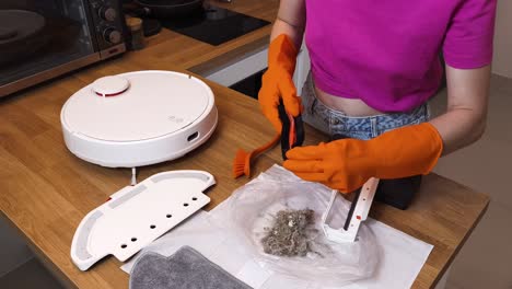 cleaning a robot vacuum