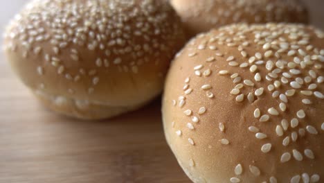 bun with sesame seeds rotates