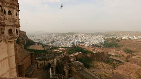 Jodhpur-(auch-Blaue-Stadt)-Ist-Die-Zweitgrößte-Stadt-Im-Indischen-Bundesstaat-Rajasthan-Und-Offiziell-Die-Zweitgrößte-Metropole-Des-Bundesstaates.