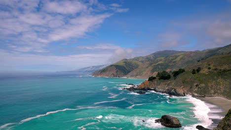 vistas desde la carretera de la costa pacífica de california a principios de la primavera