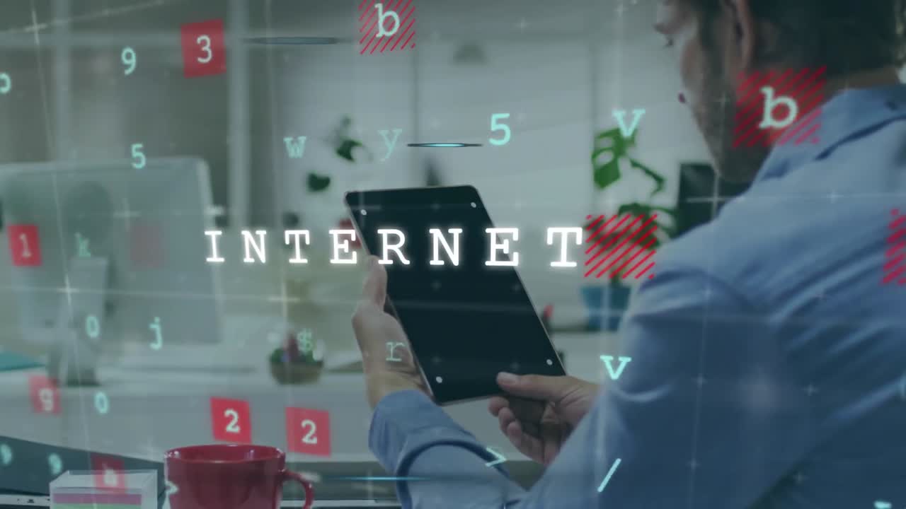 태블릿을 사용하여 데이터 처리 및 텍스트를 사람의 위에 애니메이션