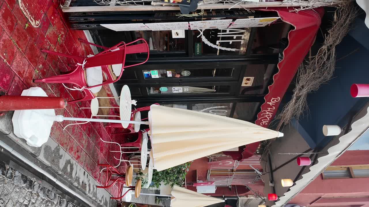 Cafe with Outdoor Seating