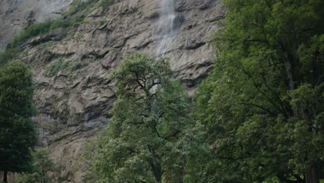 Lauterbrunnen-Suiza-Europa-Cascada-Montaña-Pradera-Pradera-Colina