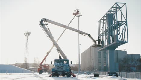 instalación de carteles publicitarios en invierno