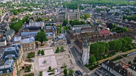 Clock-Tower-and-Cathedral,-Evreux,-Normandy-in-France