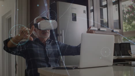 animación de la red de conexiones sobre el hombre caucásico usando auriculares vr