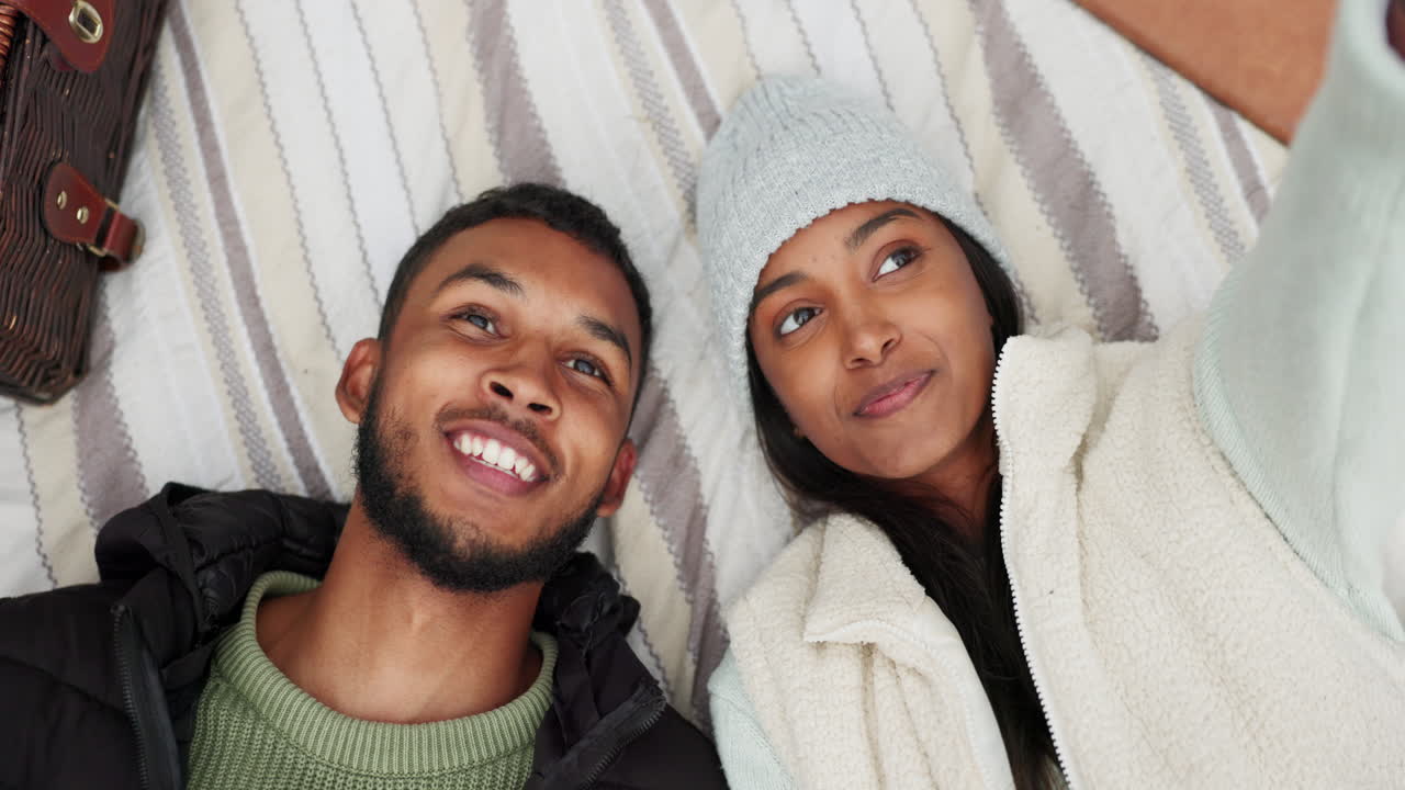 Camping, relax and couple bond