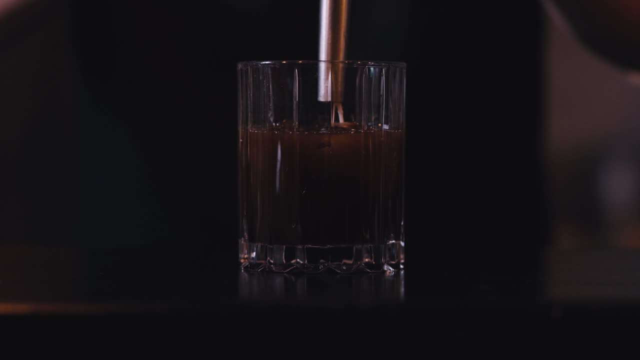 preparación de cócteles a la antigua moda 3