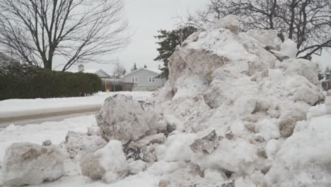 High-snowbanks-in-residential-neighbourhood-during-winter