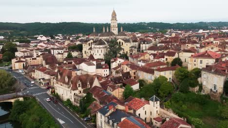 slow-dolly-over-the-city-of-Périgueux,-with-the-Roman-Catholic-cathedral-of-Saint-Front