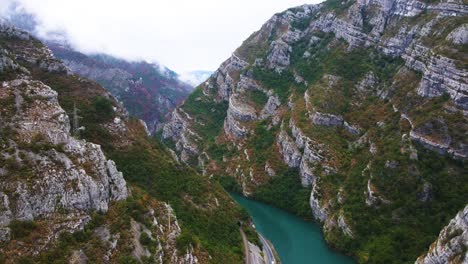 Bosnien-Schlucht-Landschaft-Luftdrohne-5.mp4