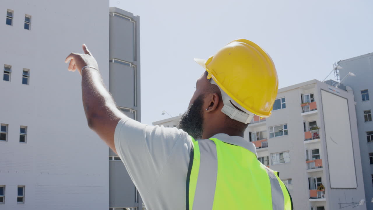 arquitectura, señalización e inspección con negro