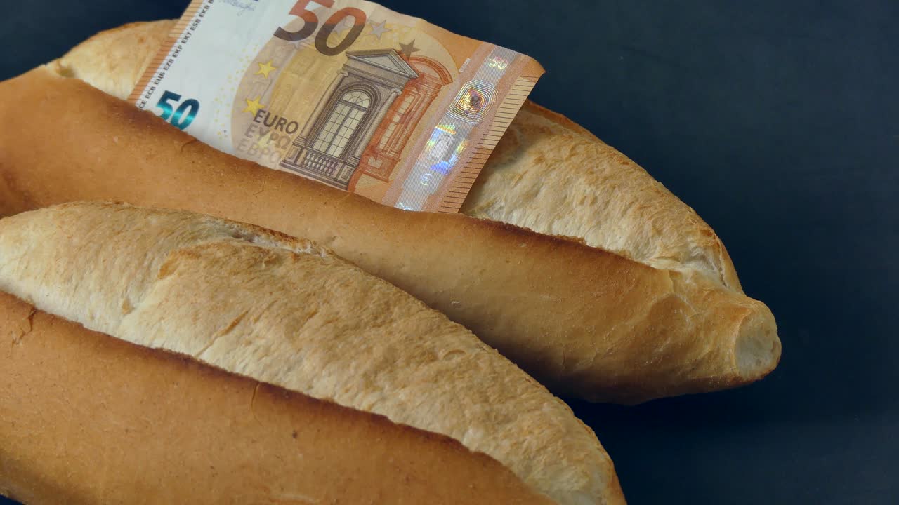 2022 world economic crisis, increase in bread prices, bread and 50 euros increase in bread prices and inflation in Europe,