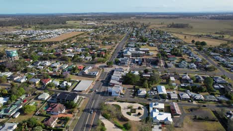 Tráfico-En-Summerland-Way-En-La-Ciudad-De-Casino-En-Nueva-Gales-Del-Sur,-Australia