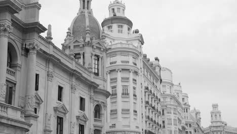 Buildings-Of-Valencia,-Spain-In-Black-And-White