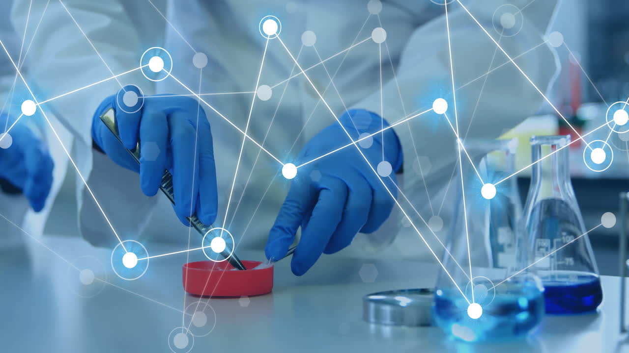 animación de la red de conexiones sobre el científico masculino biracial.