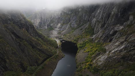 Fliegen-über-Das-Schöne-Måbødalen-Tal-In-Westnorwegen