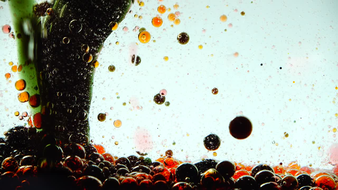 배경 거품에서 거품의 움직임.