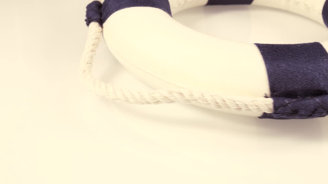 클로즈업 라이프 보이 구조 링 회전