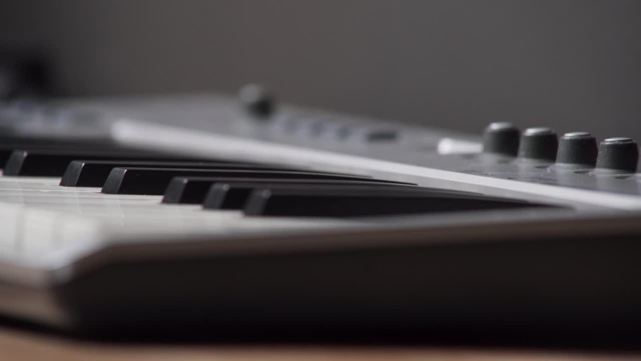 cerrar en las teclas de un teclado midi