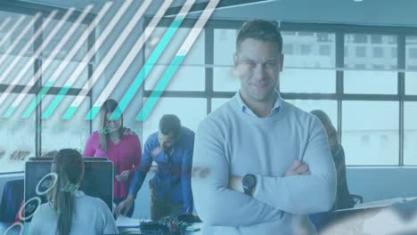 animación de gráficos financieros y datos sobre feliz hombre caucásico mirando a la cámara en la oficina