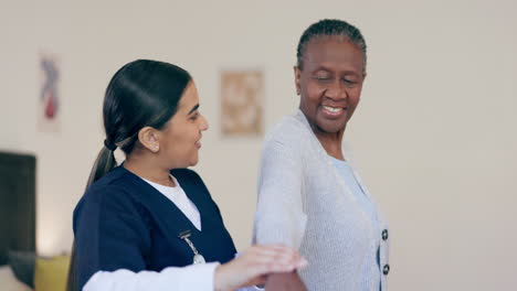 mujer madura, fisioterapeuta