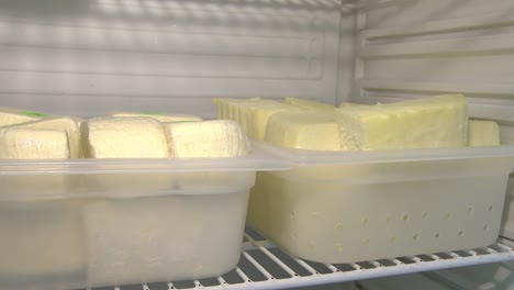 Puesto-De-Cuajada-Casera-En-El-Refrigerador