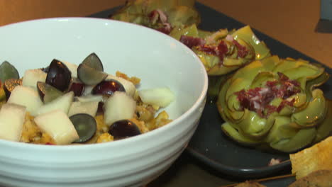 artichoke hearts with salad