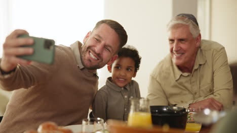 Selfie,-kid-and-man-with-senior-father