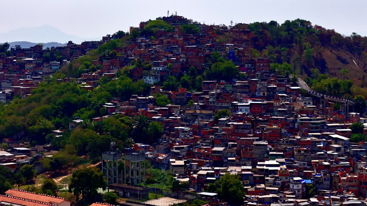 Flat Favelas constructions, community identities, slum apartments