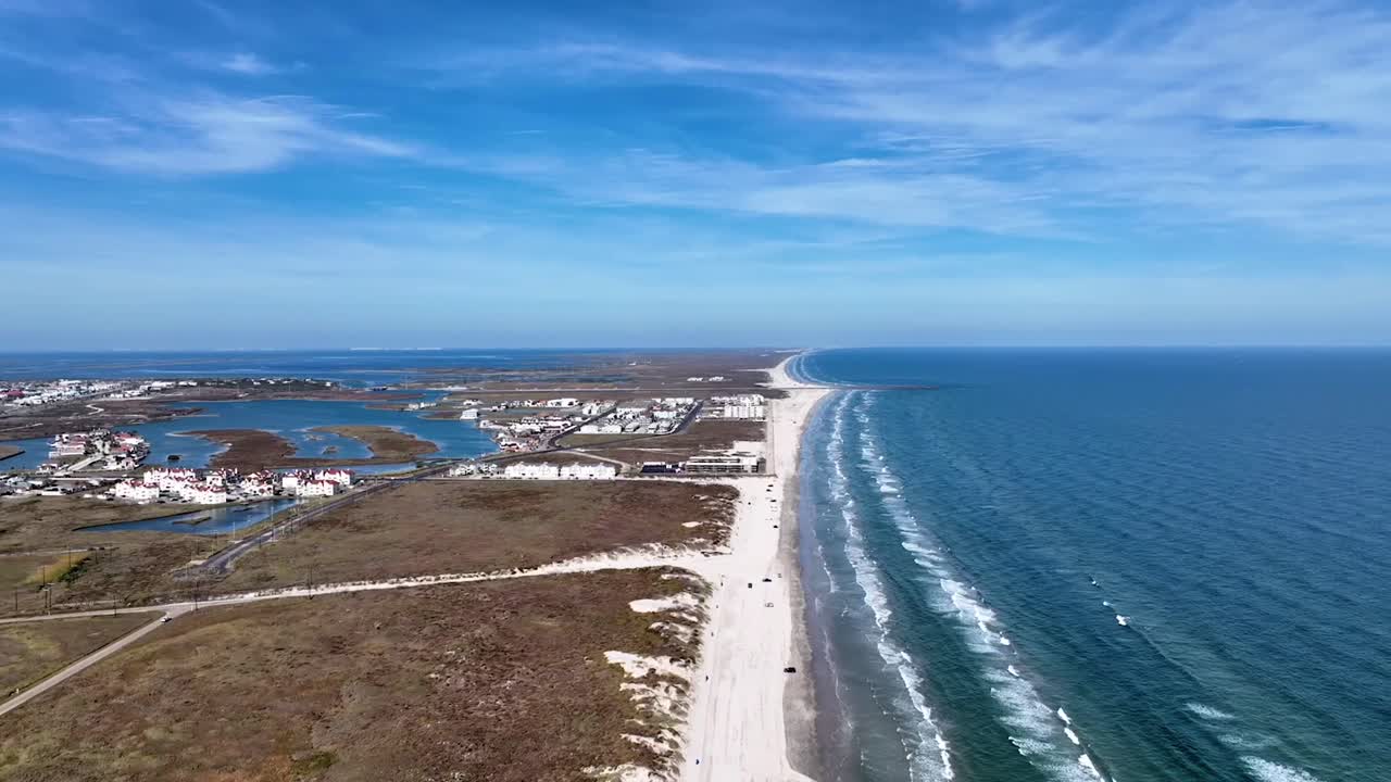 Vista aerea di Padre Island, Texas, della spiaggia di White Cap e del quartiere circostante