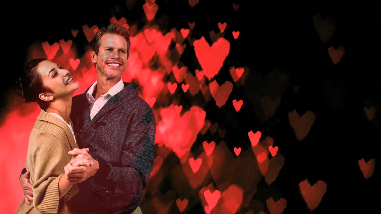 행복한 커플이 춤을 춘다