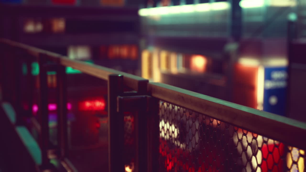 네온 조명 을 가진 일본 도시 의 야간 장면